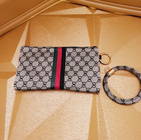 FINAL PRICE: Grey, Black, Green, Red Designer Look Wristlet - Picture 4 of 5